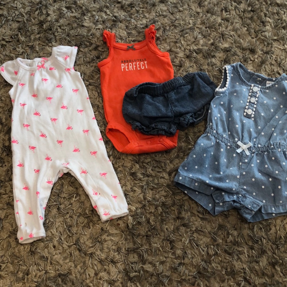 3 Carter’s NEWBORN outfit sets!
